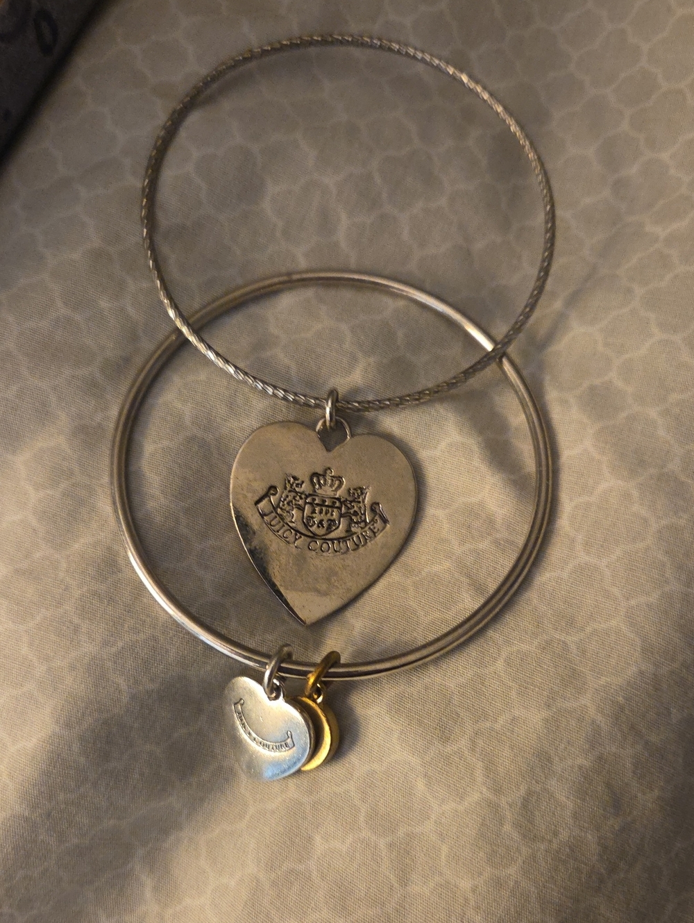 Juicy Couture Silver Tone Heart Charm Bangle Bracelet Set